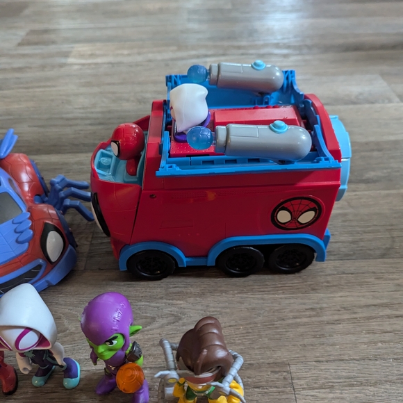 Spider-Man Action Figure Set with Vehicles Spidey and Friends Figurines - Picture 5 of 8